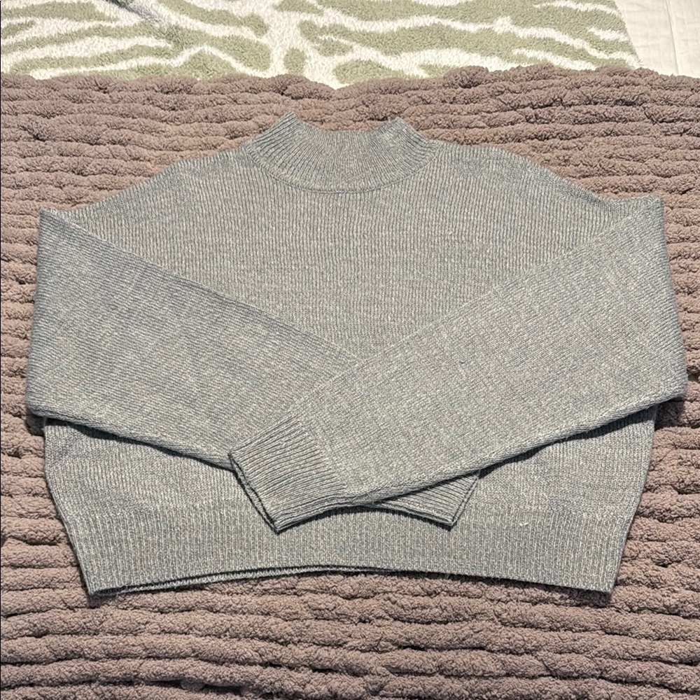 Cropped Gray Ribbed Knit Sweater